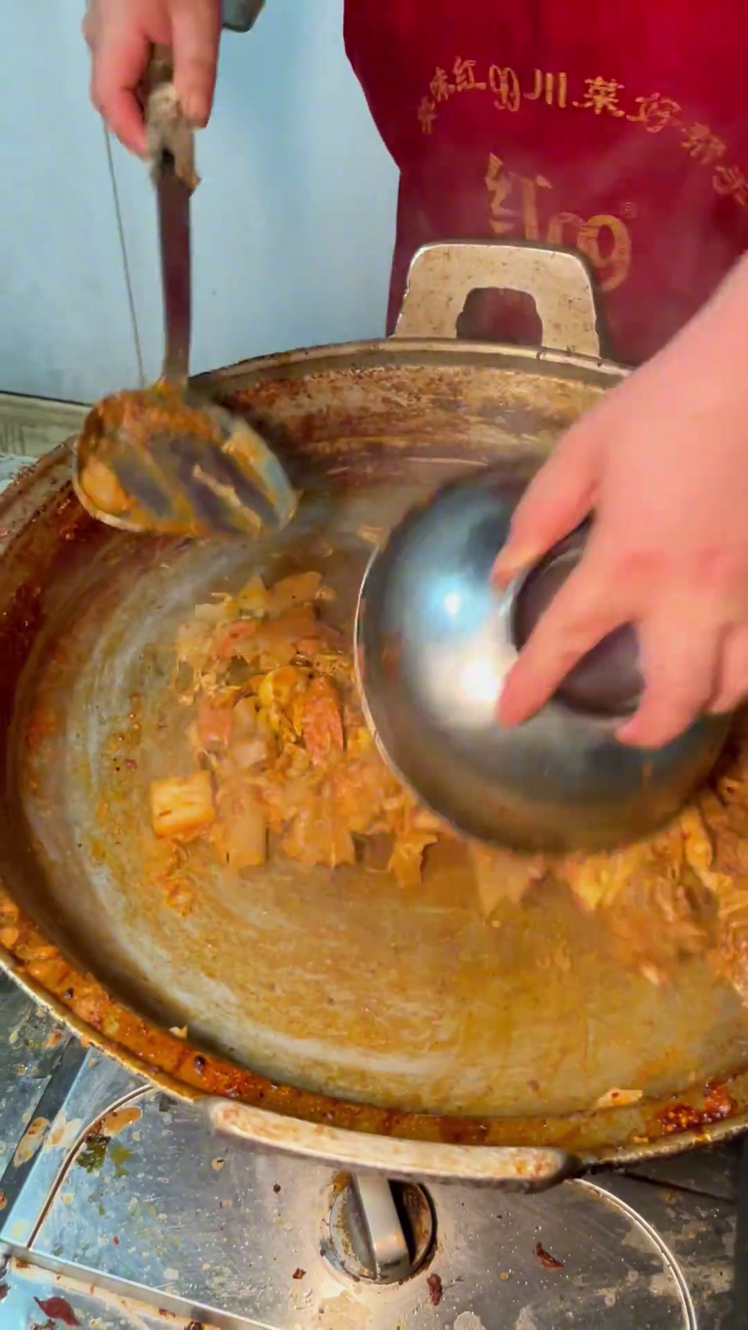 花29元在山脚下吃了当年一队难求的炒凉皮!陕西美食本地特色美食走街串巷找美食美食分享美食官