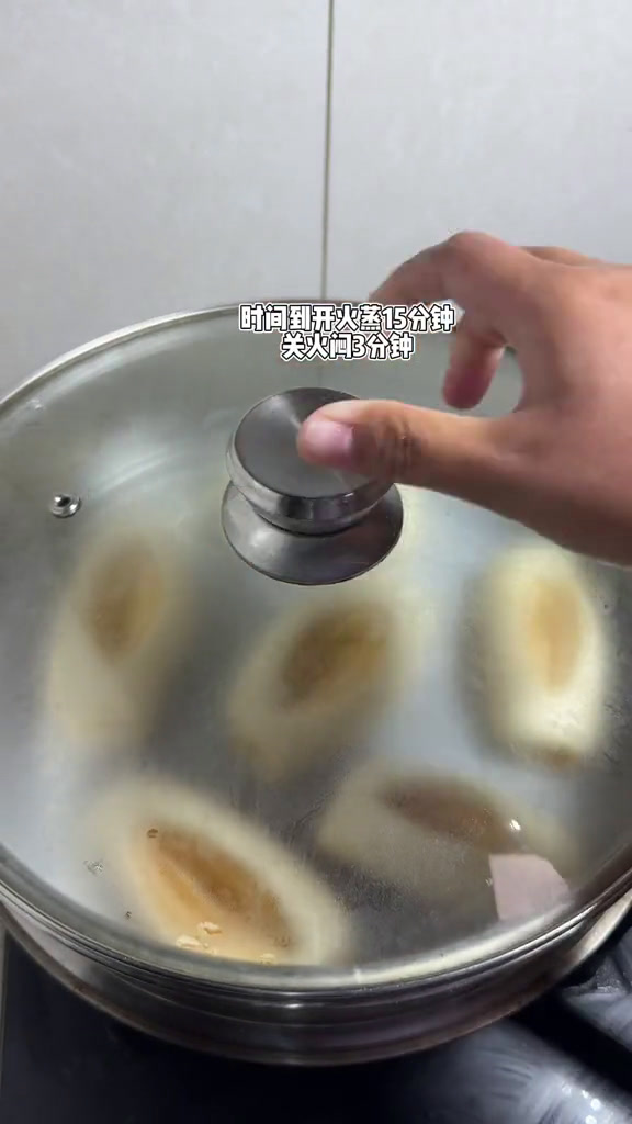 新的一周辅食备餐又来啦!这周做了红薯馒头葱香花卷黑芝麻双色馒头麦芬