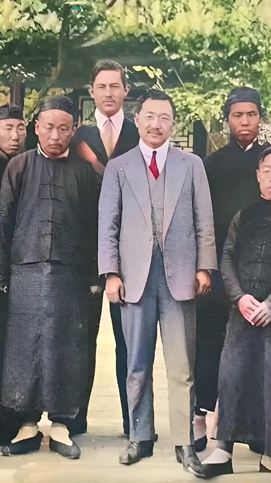 239. 众所周知,清朝皇宫有满汉全席一百零八道菜之说。实际