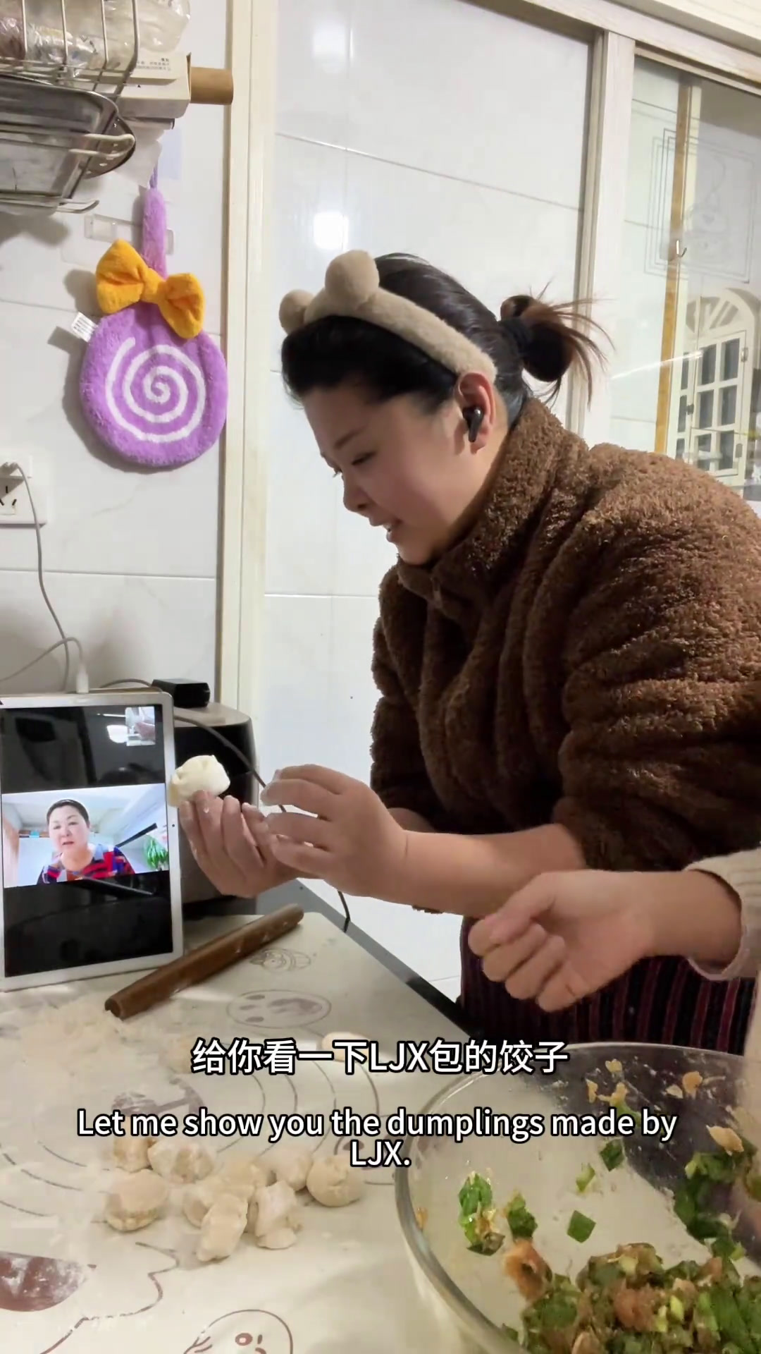 冬至全家齐上阵包饺子,爷爷包的饺子我真的笑不活了冬至记得吃饺子冬至吃点啥记录真实生活