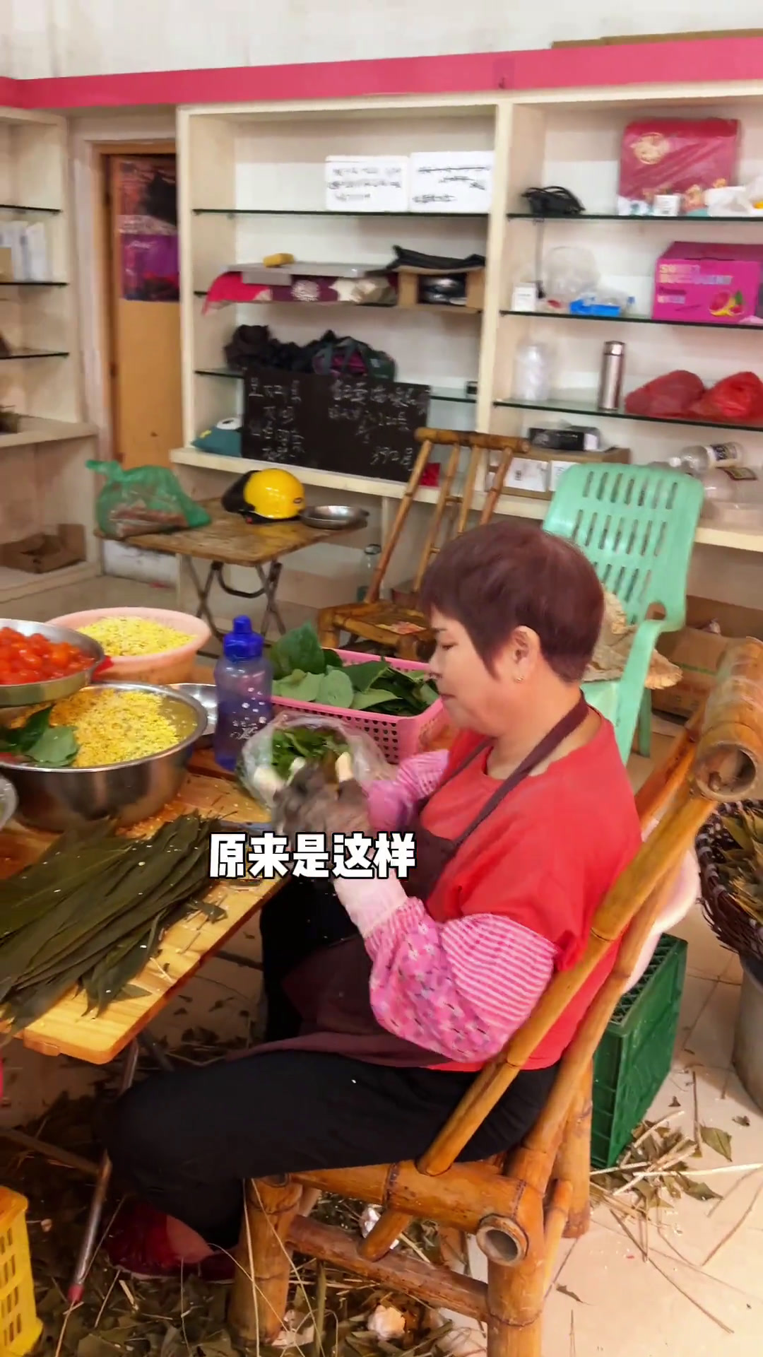 节快到了大家是去买粽子还是自家包的呢?这家藏在巷子里面的粽子大家吃过吗?!巨爆阳江美食蛋黄