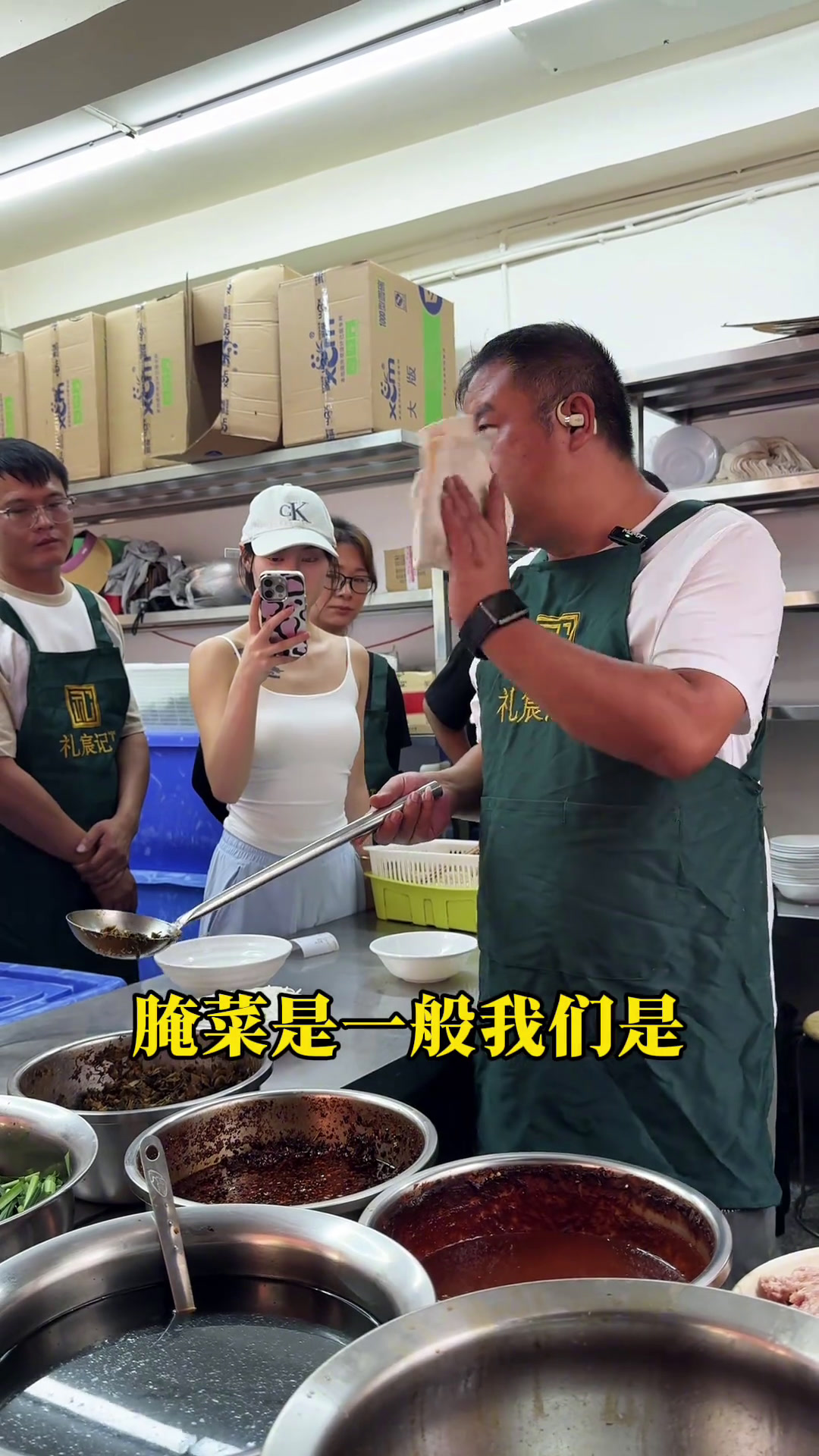 小锅米线这样做,真的好吃呢。特色小吃街边小吃云南小吃