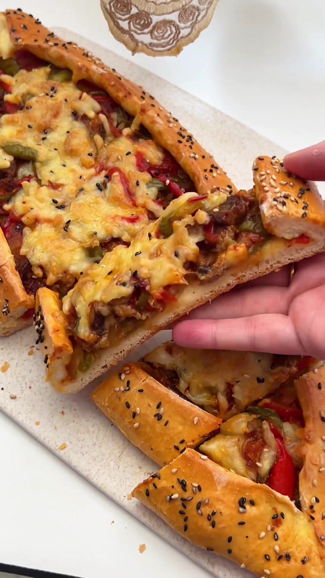 巨好吃的土耳其披萨pide的下期教程来啦!在家做真的太香了!谁懂这一口的好吃程度披萨披德披