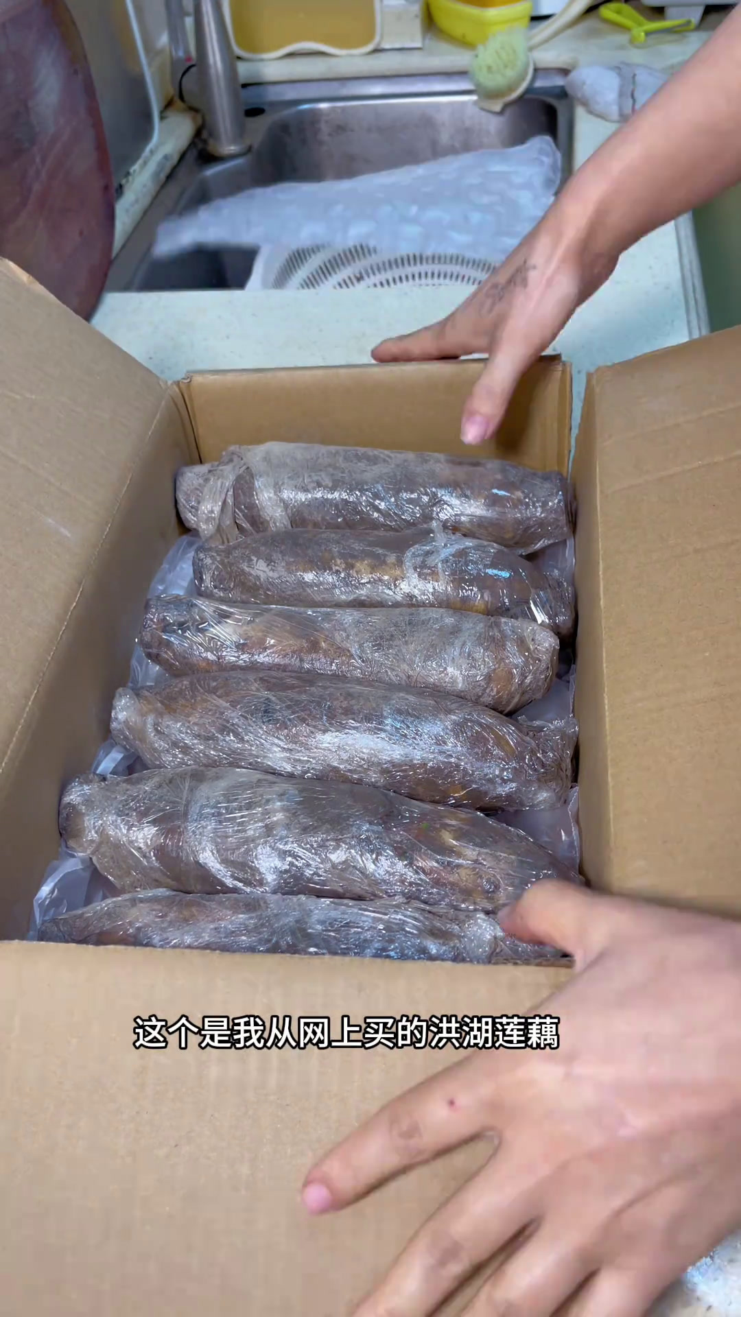 今天花了188元做了6道家常菜请朋友来家里吃饭,成年人的感动就在霎那间,无需言语,感恩帮助