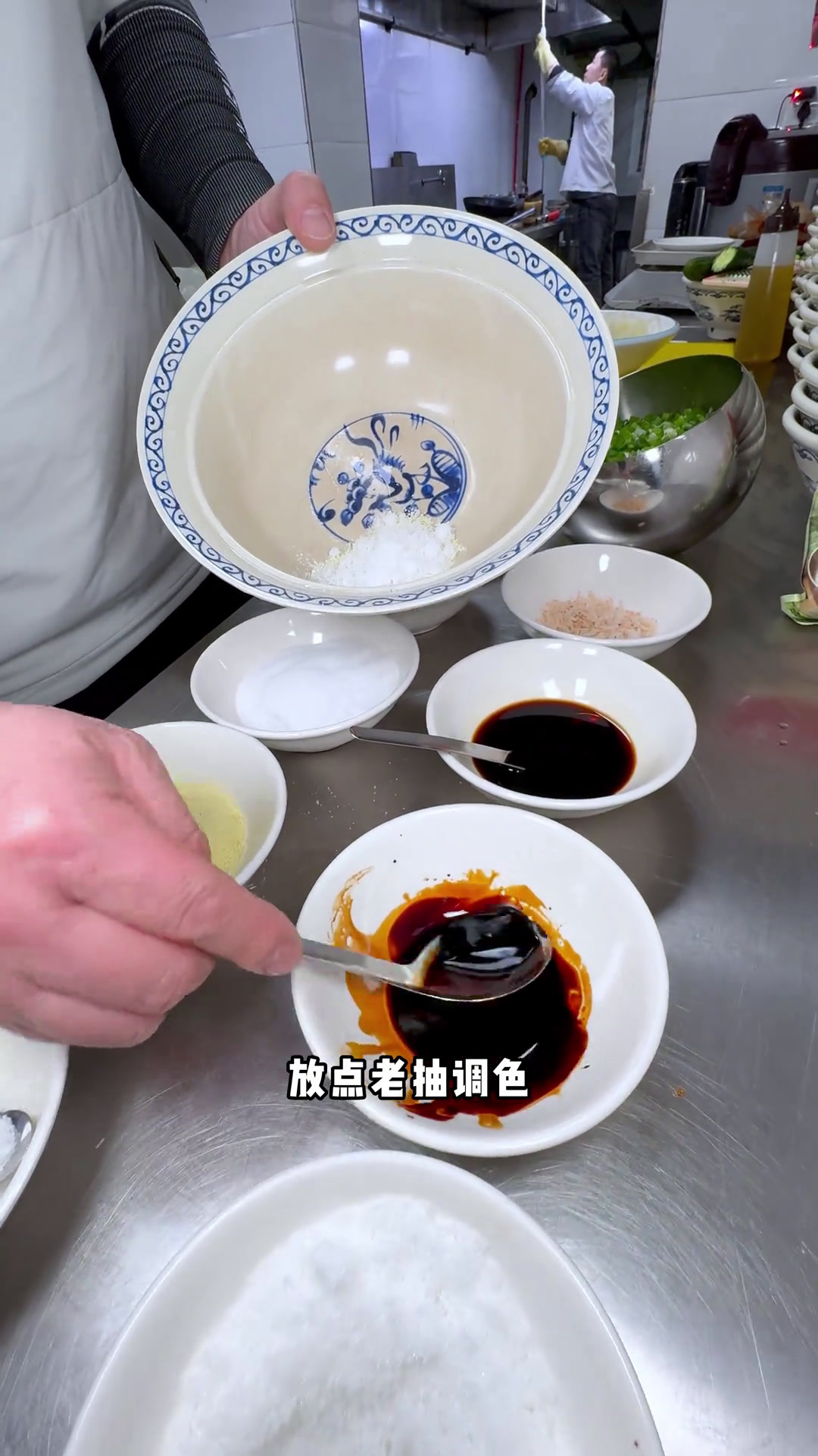 热汤冷面你们吃过吗天儿冷吃点啥嘎嘎好吃这一碗好过瘾东北大冷面热汤冷面