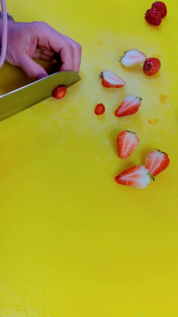 月子第一周菜品:山药炒西兰花产妇月子餐食谱月子餐月子餐制作