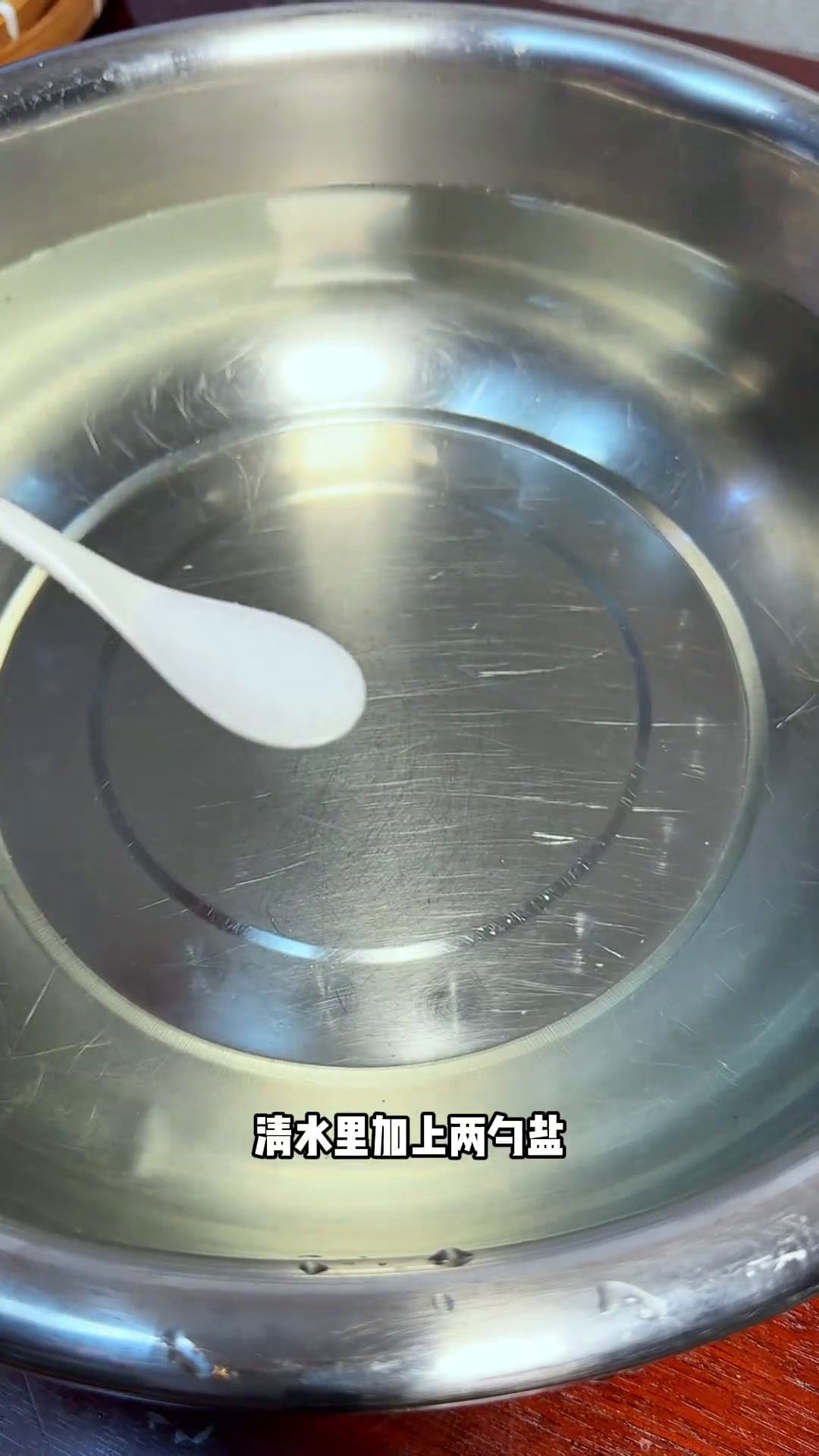 第145集《韭菜花辣椒酱》今年的韭菜花下来了,又到了做韭花酱的时候,把秋天的第一鲜装进瓶里