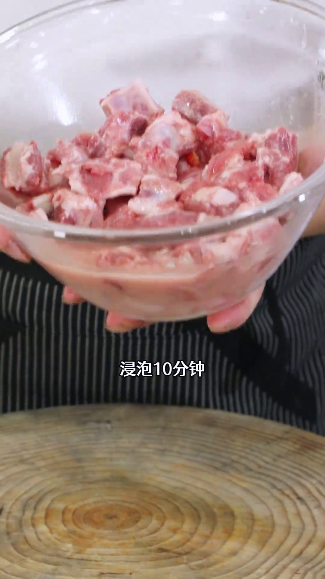 豆豉辣椒蒸排骨,做法简单,老少皆宜,它不是什么黑暗料理,是湖南人最爱吃的家乡味湘菜省饭课代