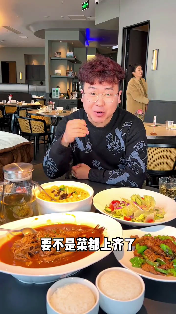 在郑州开了16年的江浙菜本土老品牌莫山小馆开到瀚海海尚了莫山小馆原名西湖庄园这一口遥遥领先