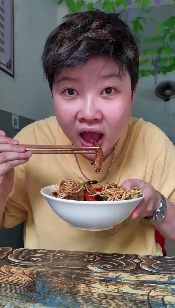 重口味的面友会喜欢的香辣牛肉面美食官宜宾美食美食新探