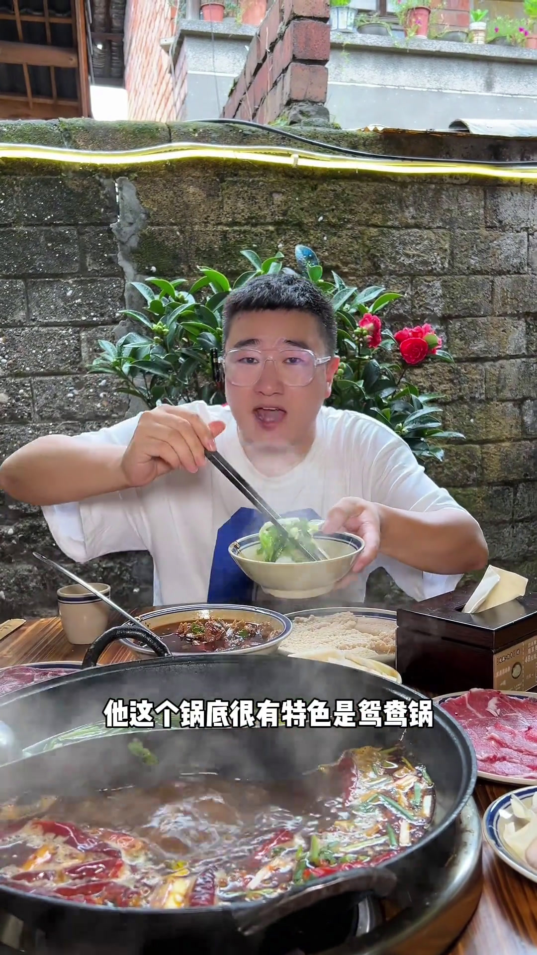 来乐山怎么能不到苏稽古镇吃一顿跷脚牛肉!跷脚牛肉乐山美食乐山小吃五世方跷脚牛肉大口吃肉的感
