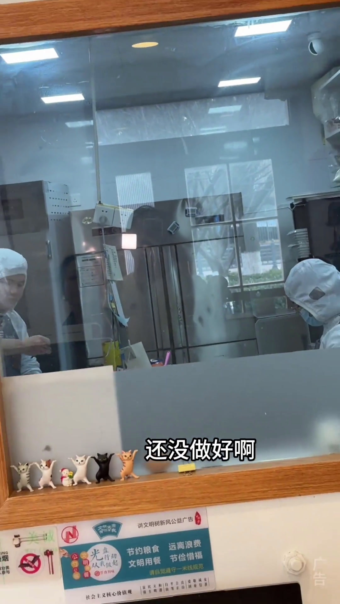 终究躲不过的车厘子草莓蛋糕,满满的车厘子果肉,分不清在吃车厘子还是蛋糕,每一颗果肉都很大颗