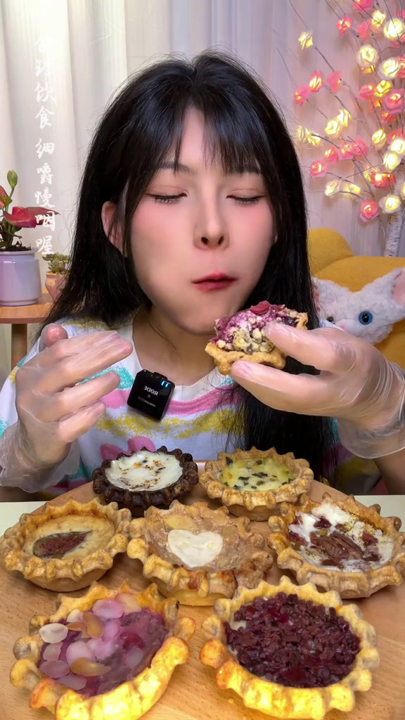 酥皮芝士挞饼皮好酥呀,特别喜欢无花果口味!以前总是偷偷薅秃我爷爷种的无花果派蛋挞甜品美食家