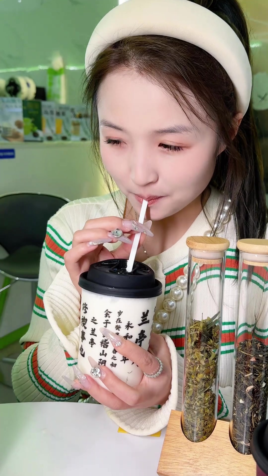 乐山这到底是一家水果点还是奶茶店?全是鲜果!仙女都在喝什么好喝不贵下午茶饮品