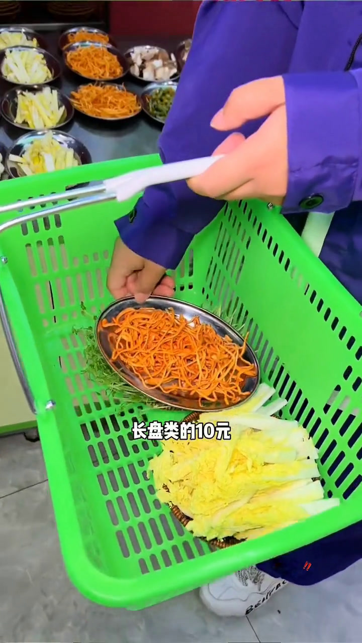 终于在洛阳也能吃到海鲜煲仔粥了洛阳超火的海鲜煲仔粥洛阳也有了,就在涧西区天津路的顺德公!谁