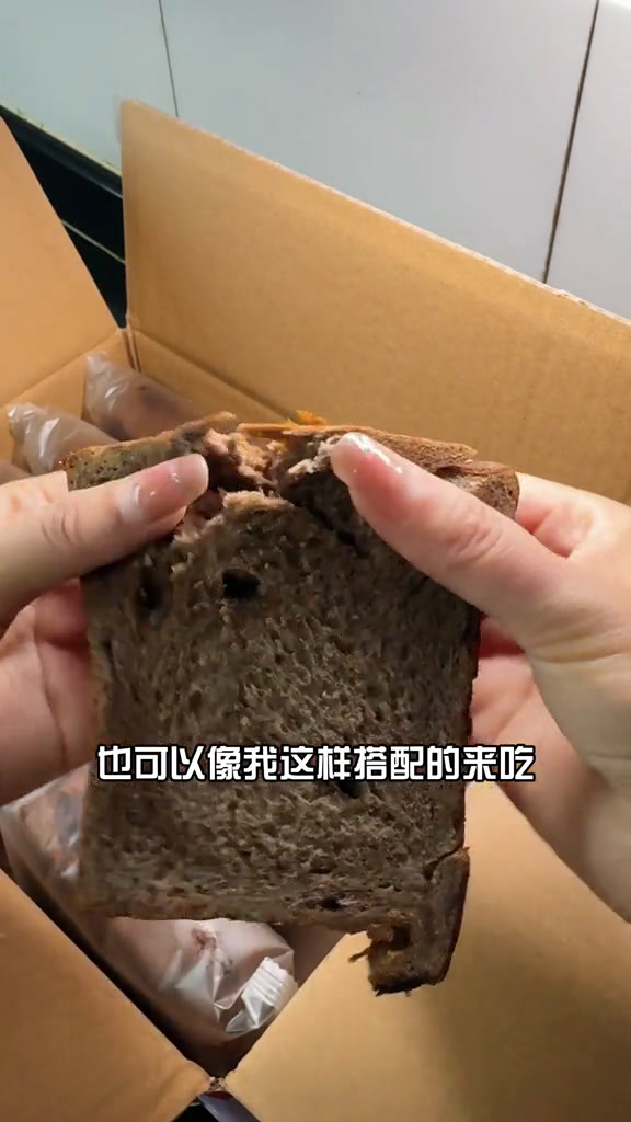 浙江人的晚餐,今天做了韭菜鸡蛋炒河虾,小辣椒炒土豆,清炒青菜,海带玉米排骨汤在平凡日子里热