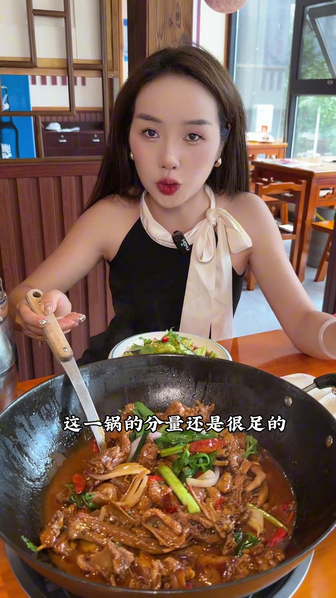 来贵州旅游,除了酸汤牛肉一定要打卡,本地人都爱吃的武松醉鹅超下饭贵阳美食避暑度假到贵州美食