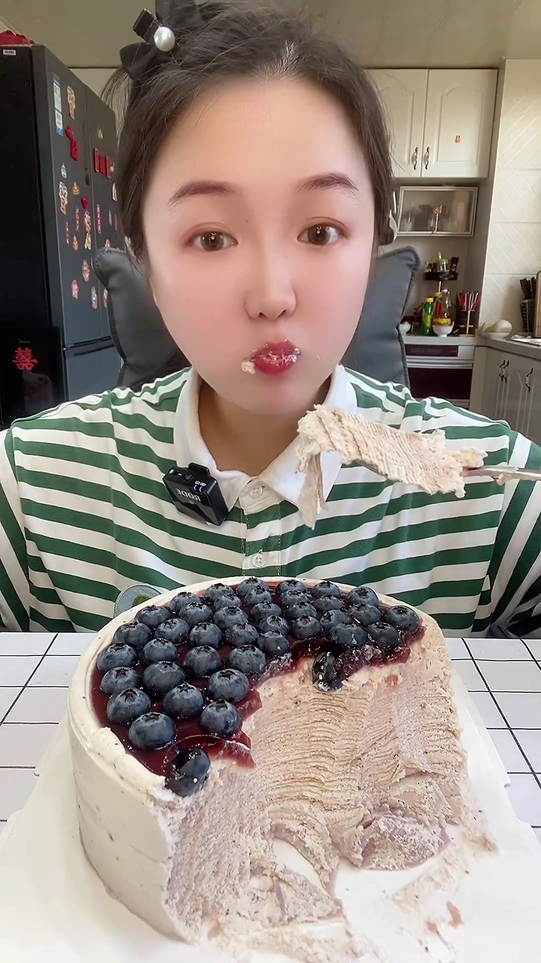 蓝莓法式千层蛋糕艾特你的饭搭子请你吃甜品治愈一切美食官