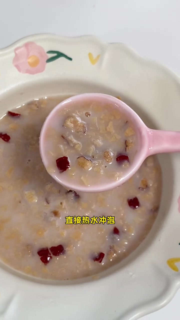 马上过年吃够了大鱼大肉,来杯椰奶益生菌燕麦片吧