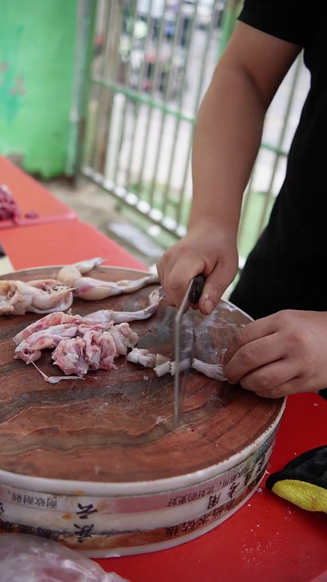 牛蛙是个好吃的菜尖椒牛蛙牛蛙炒菜尖椒鸡真材实料才能做出好味道本地美食