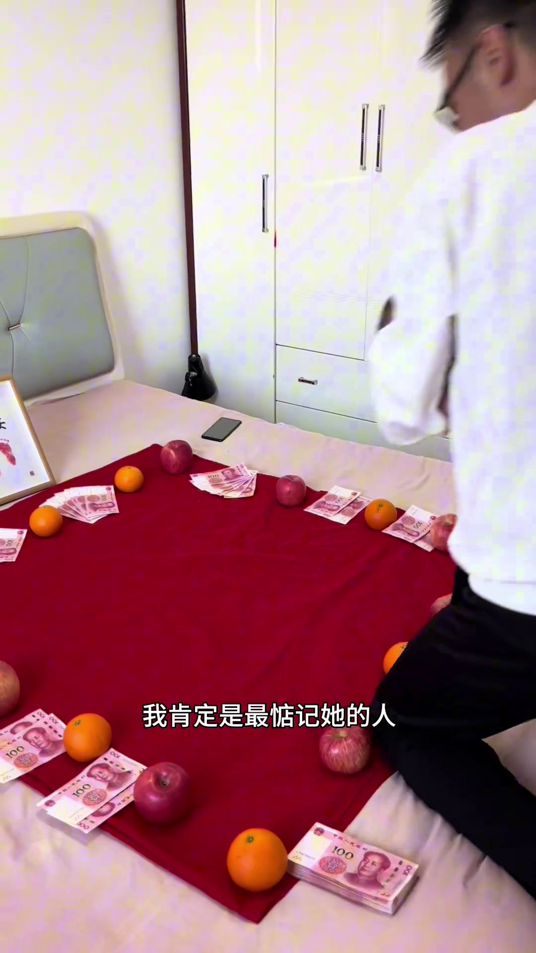 内蒙农村92年全职妈妈在小县城带3月龄宝宝之宝宝过百岁的一天,凌晨600给宝宝做蛋糕带娃日