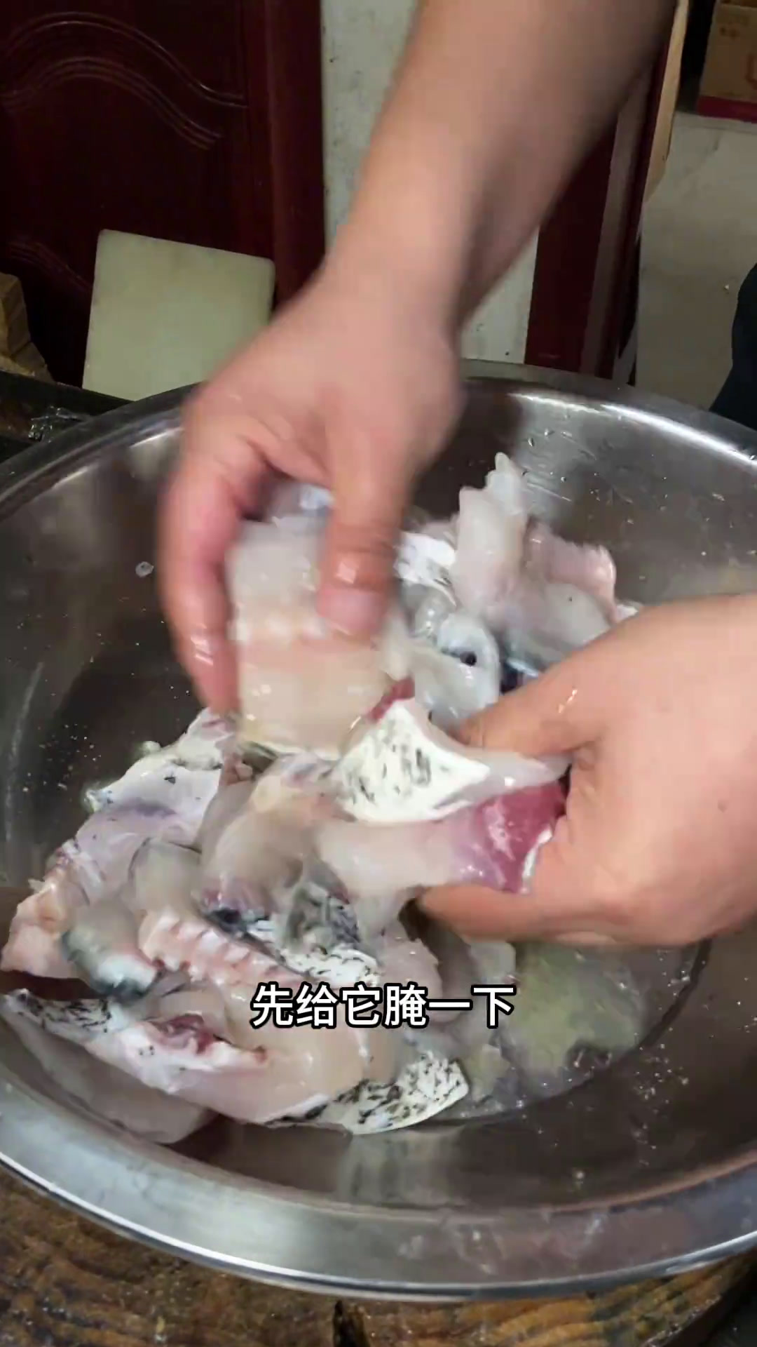 降温了给大家做道南湾鱼暖暖身。真材实料才能做出好味道美食官信阳美食