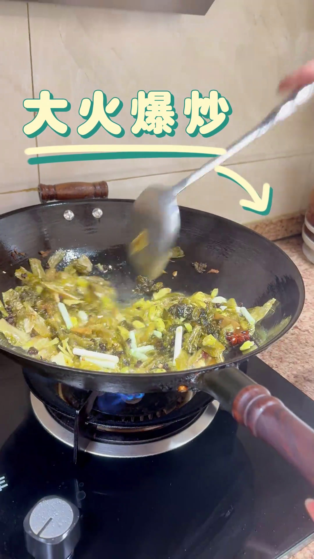 酸菜鱼到底怎么做最好吃?花生嫂今天手把手教你,详细无保留,汤汁浓白鱼片嫩滑,赶紧学起来做给