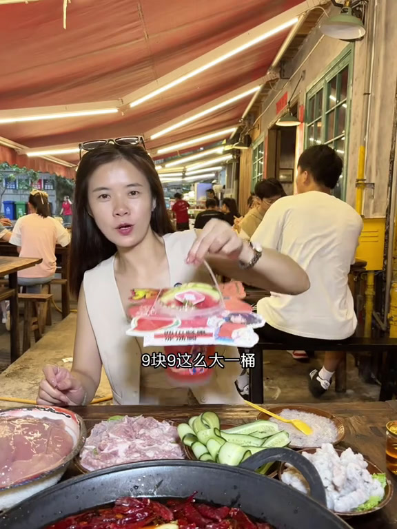 你是因为菜单还是因为味道呢邂火锅总店爱就是一起吃好多好多顿饭这些美食是来夏天报恩的吧重庆旅
