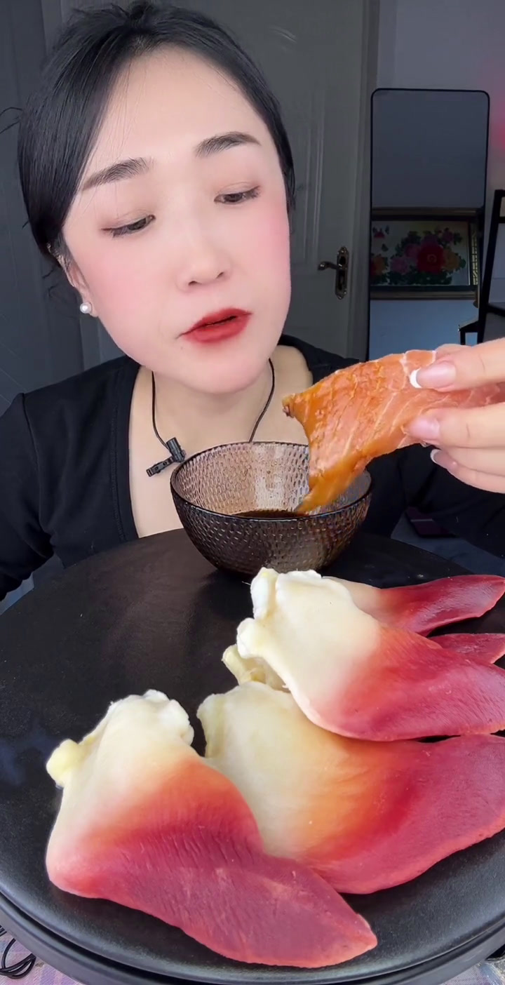 三文鱼三文鱼刺身北极贝三文鱼北极贝