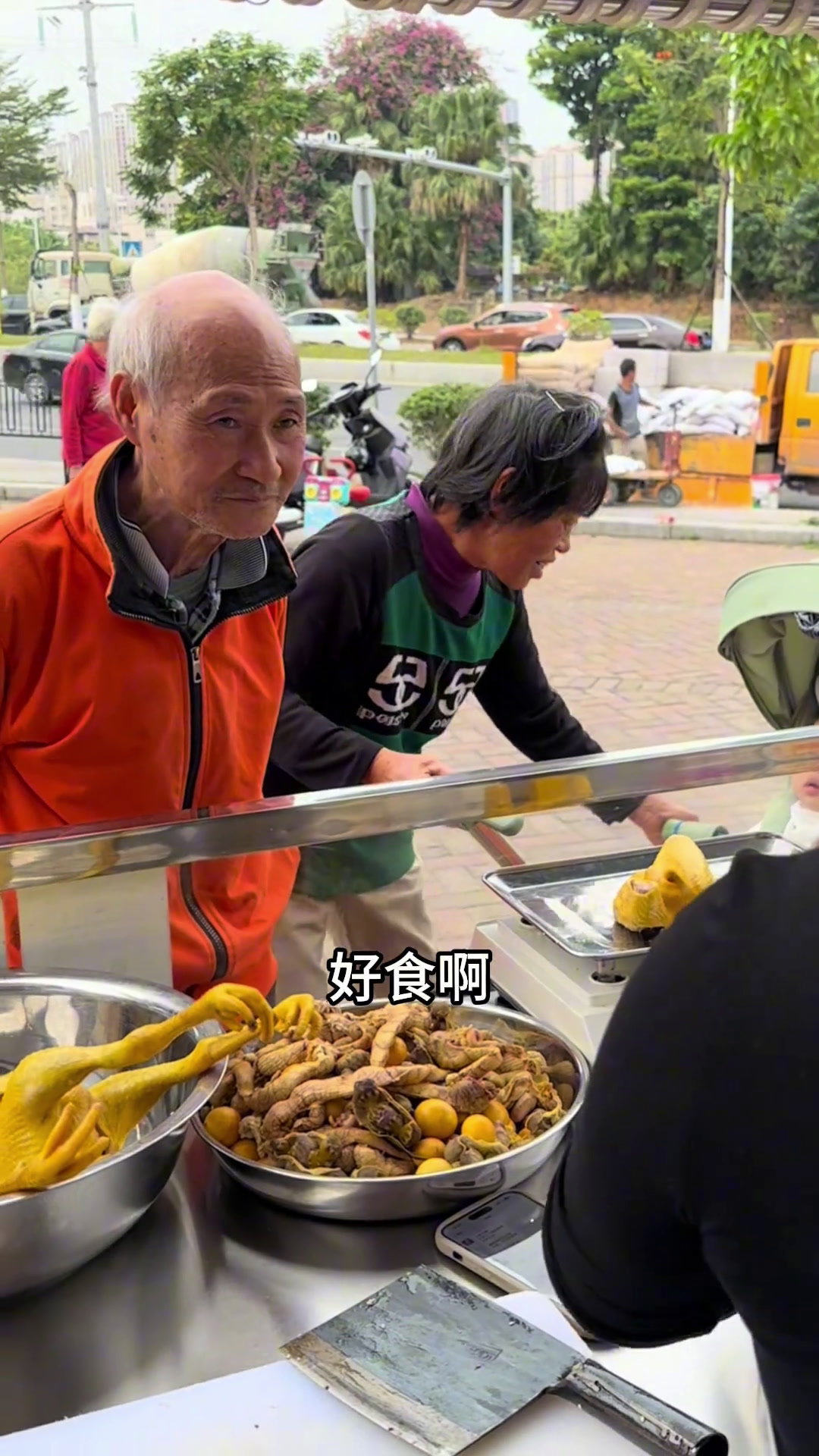 年轻人需要脚踏实地,不要好高骛远。无论在哪个领域,只有通过不断地努力和实践,才能真正掌握知