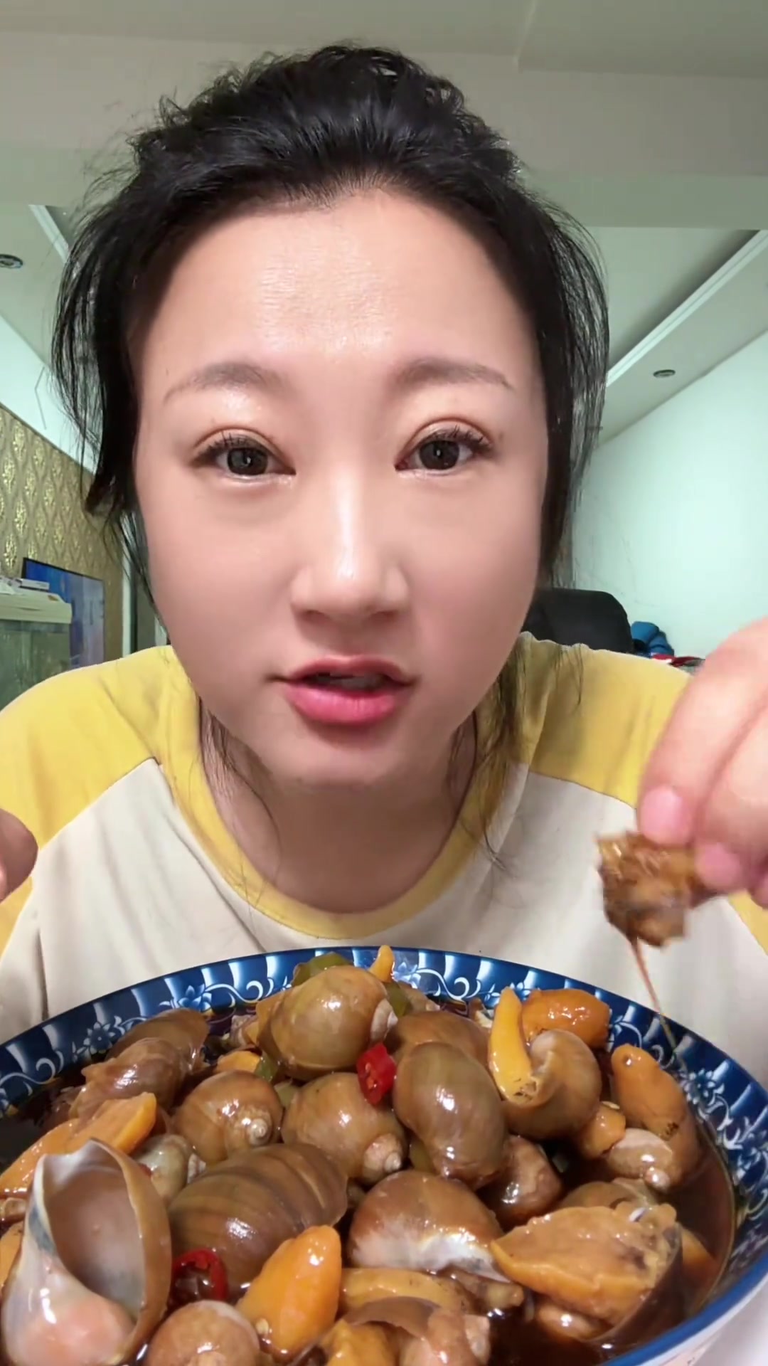 带甜口的捞汁鲍螺 大小不一 但都新鲜