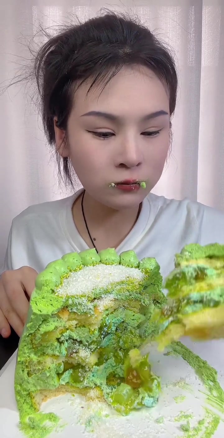 有没有同天生日的双鱼座姐妹!来报道了!祝我们生日快乐!双鱼座蛋糕美食分享