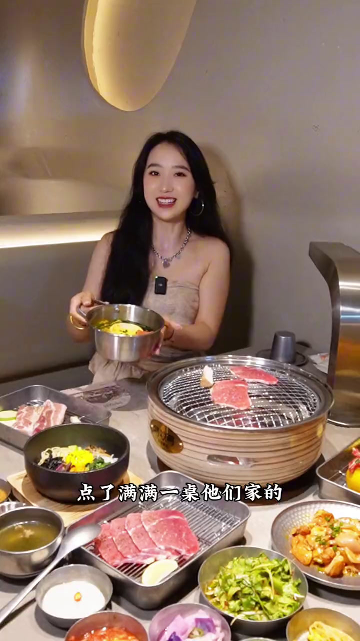 家人们我心心念念的蚂蚁洞终于开到重庆来了不得不说北城天街还是有两把刷子的广深沪排队王蚂蚁洞