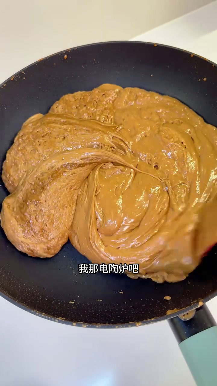 带你们看看,全家齐上阵,给亲朋好友做36斤太妃糖,300个糯米船、牛轧糖和雪花酥是一种什么