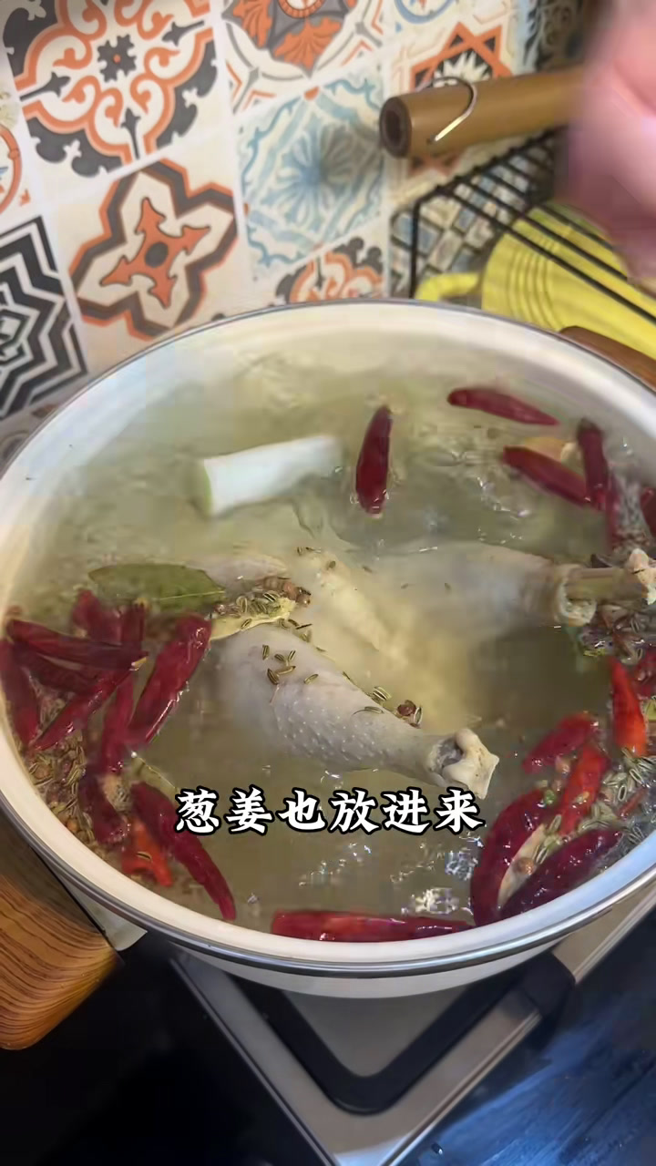 今天教你们手撕椒麻鸡,简单又好吃,赶紧学起来吧