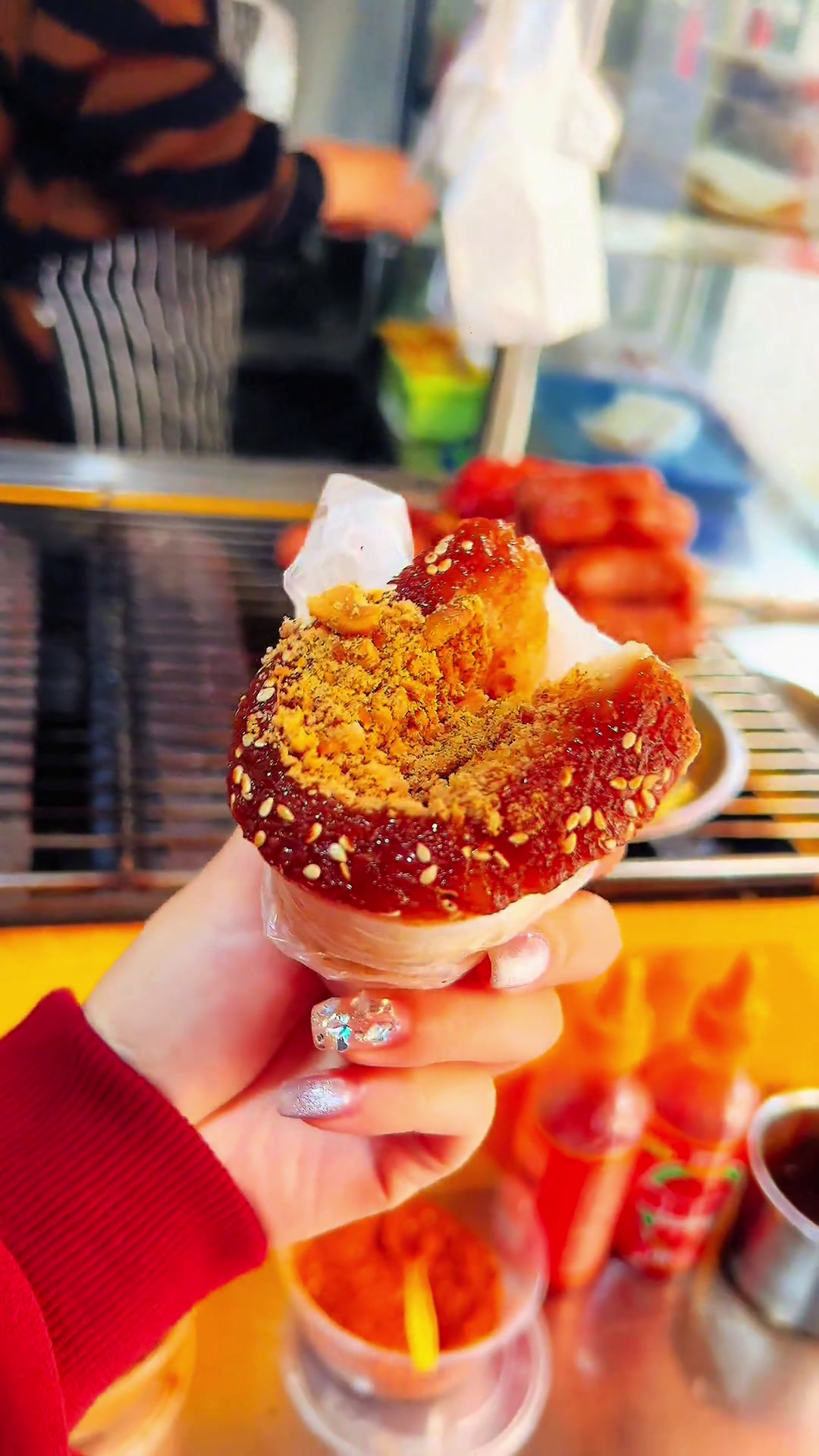 蒙自杨蒸糕真的是从小吃到大、跟着我的脚步去寻找儿时的味道吧蒙自老店老味道城市里的烟火气雯姐