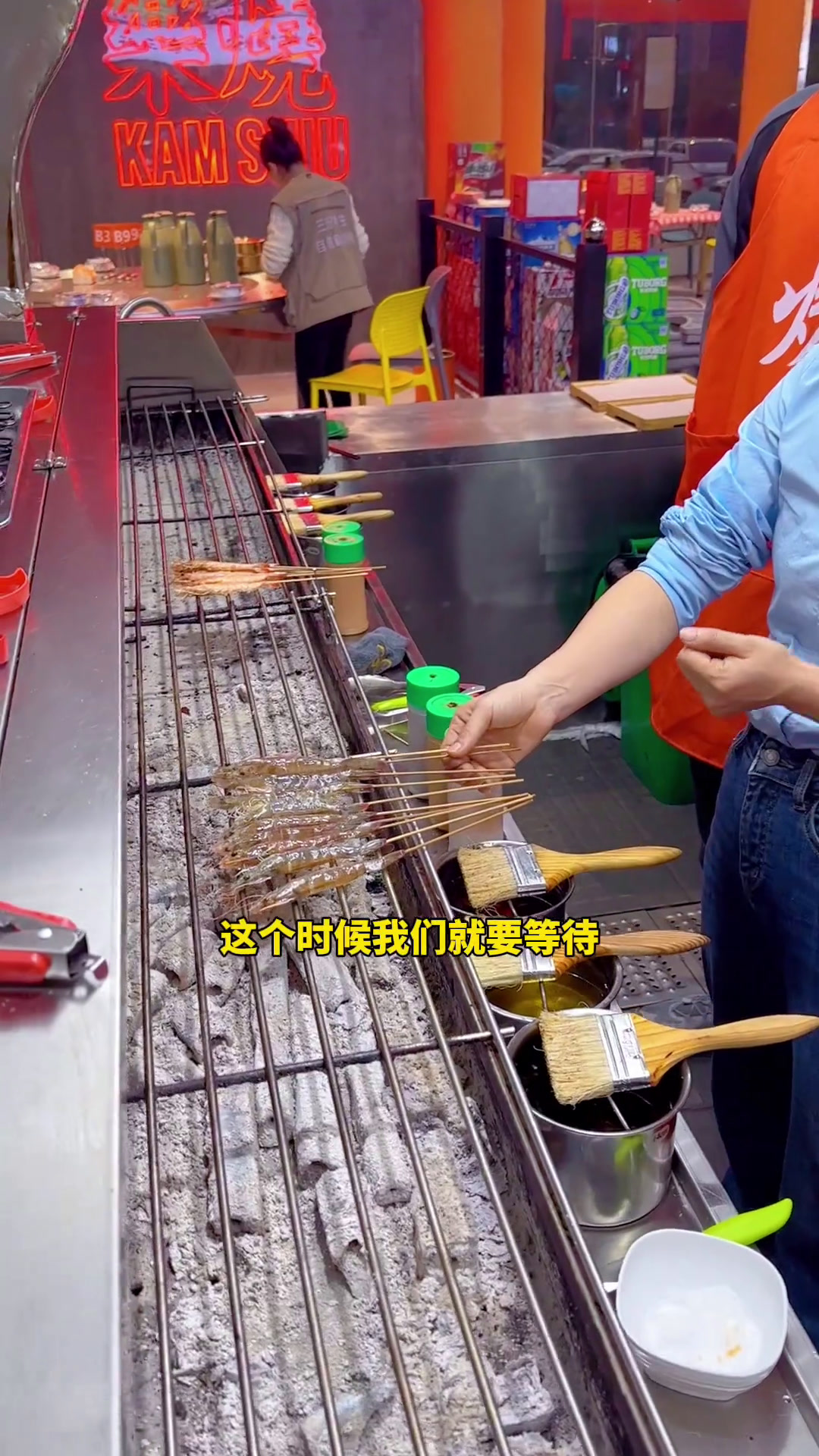 正确的基围虾烤法在这里,你以前都烤错了餐饮创业想学找我这家店回头客超多餐饮人加油烧烤教学
