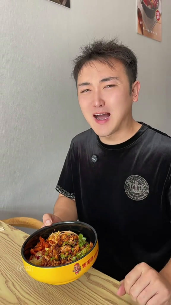谢宝林烤肉拌饭我愿吃谢宝林烤肉拌饭提陈泽赠烤肠陈泽吃货的美食清单