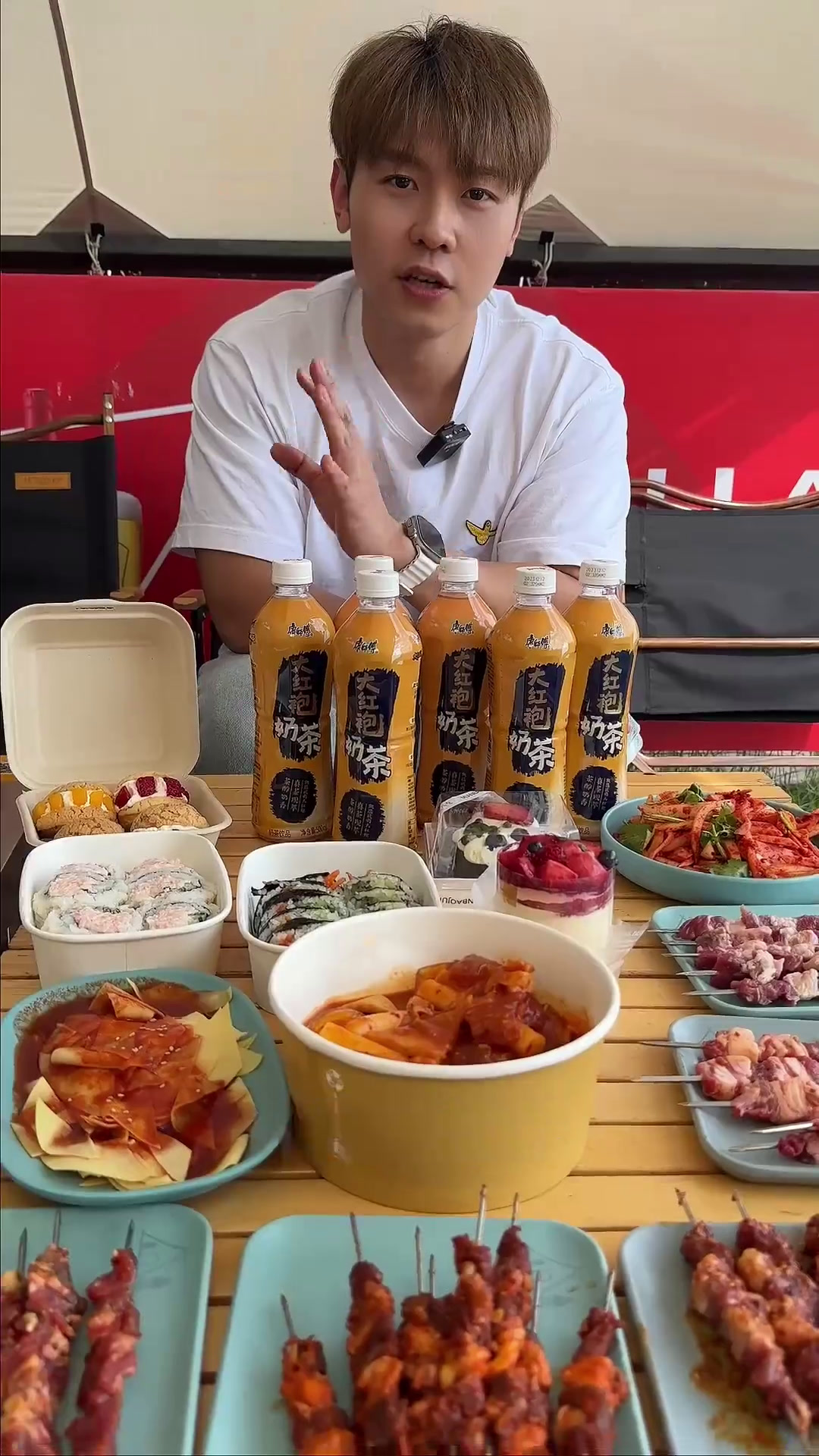 露营搭子康师傅大红袍奶茶,茶香奶浓回味悠长中国人的奶茶就喝大红袍国潮奶茶大红袍康师傅官方帐