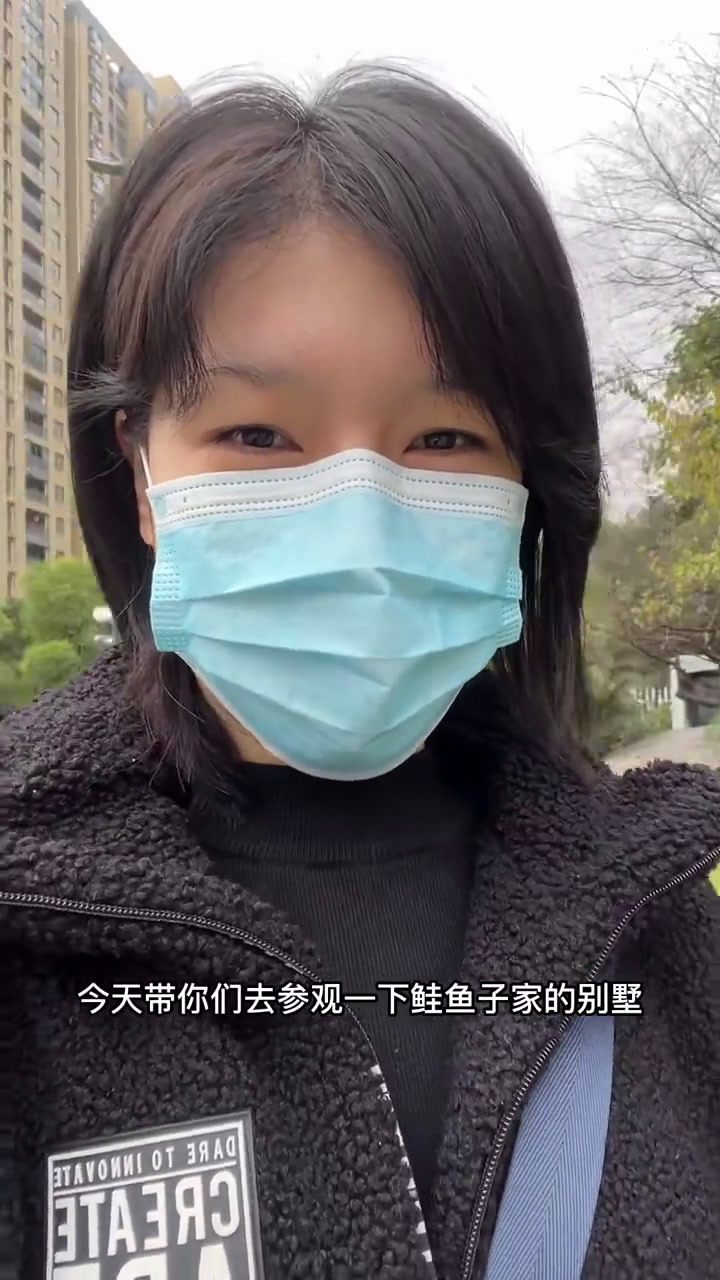 第一次体验洛可可风格的lo裙,甚是有趣