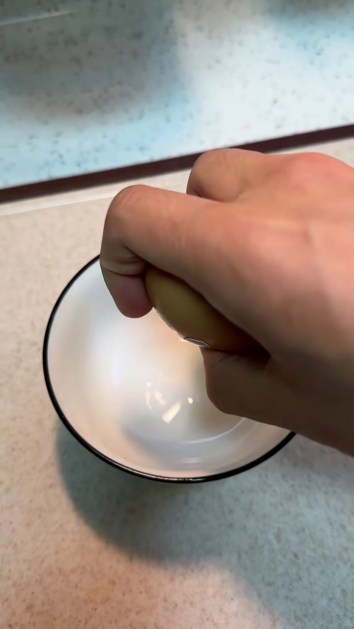 鸡蛋黄沙拉竟能调出豚骨拉面汤底?味道和外边卖的一模一样!