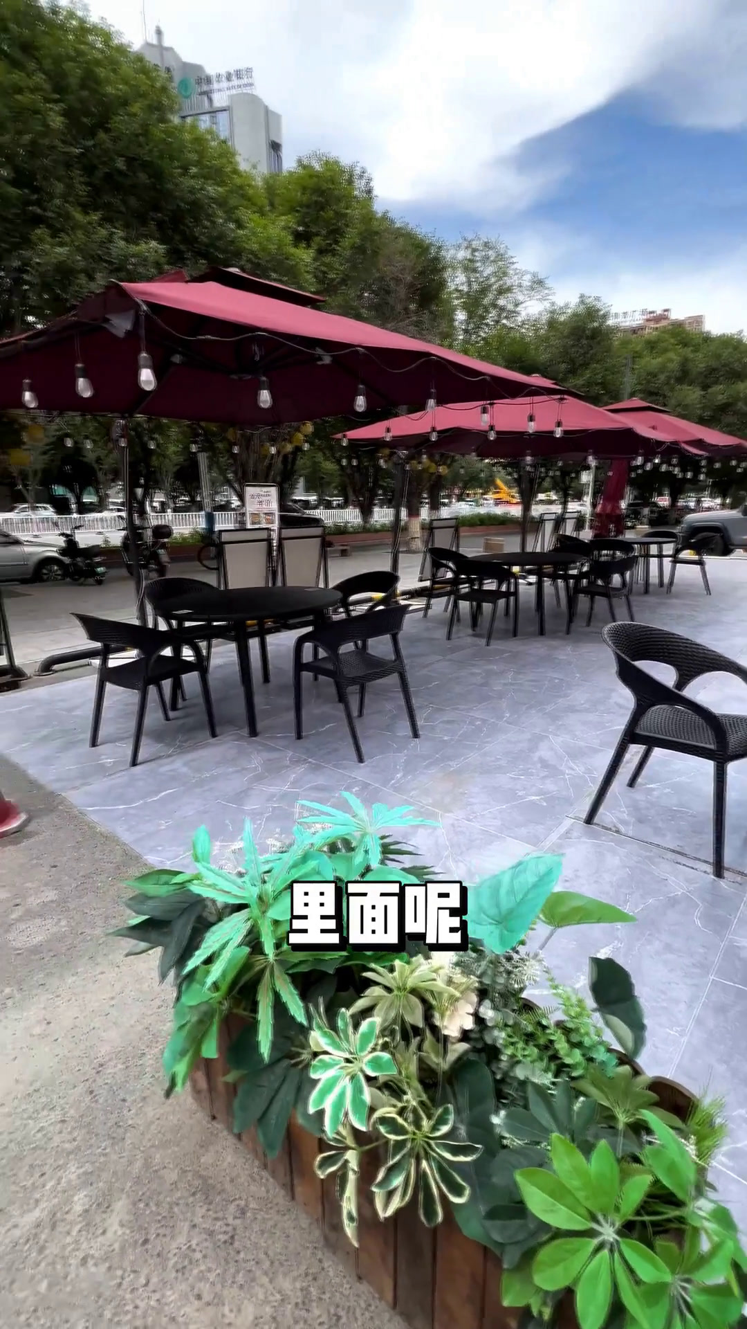 小岭南餐厅 半价吃菜环境好服务好 还有夜市 吃的味道也不错 大家赶紧冲鸭