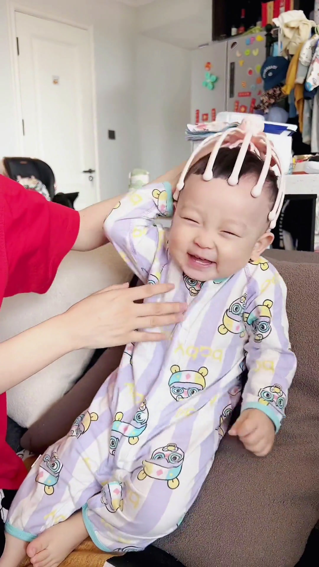 当人类幼崽第一次用八爪鱼按摩器抓出各种表情包