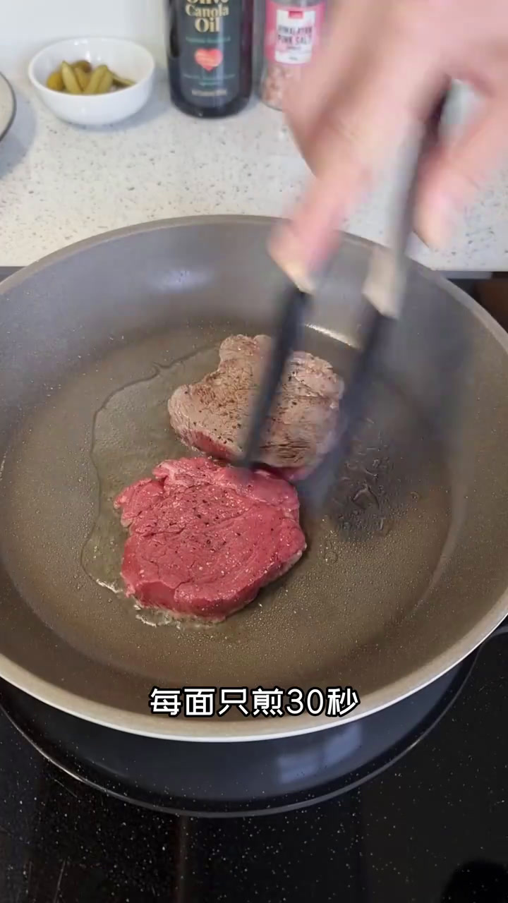 「主厨Neil」一锅出法式牛排三明治,巨香!