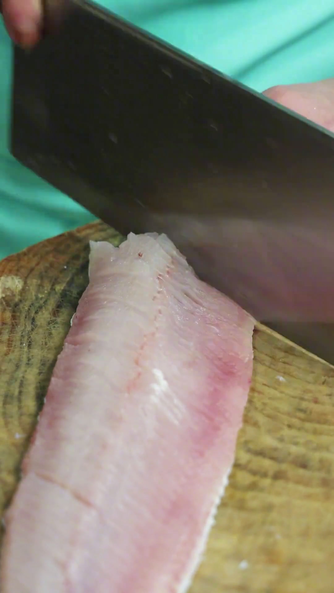 乌鱼不要老是炖汤,像我这样做一道火爆的乌鱼花