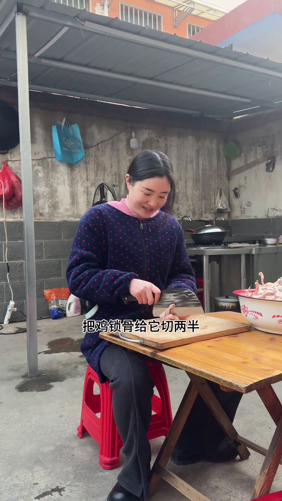 路边摊上卖的火爆的鸡锁骨,在家也可以做