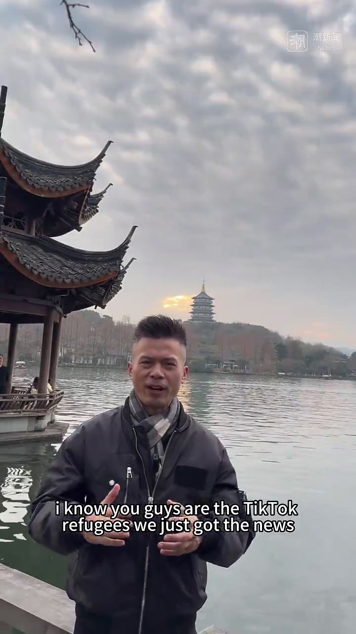 时隔一年,杭州这位金牌导游再次火了,一段小视频“圈”了很多外国粉