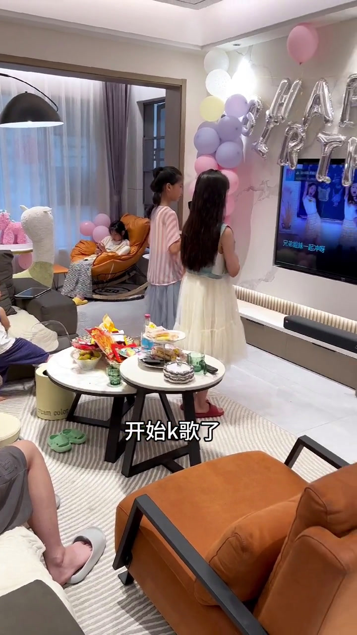 我的女孩按时长大～今天解锁11周岁啦一岁一礼,一寸欢喜,童年很短,未来很远,妈妈愿你往后平