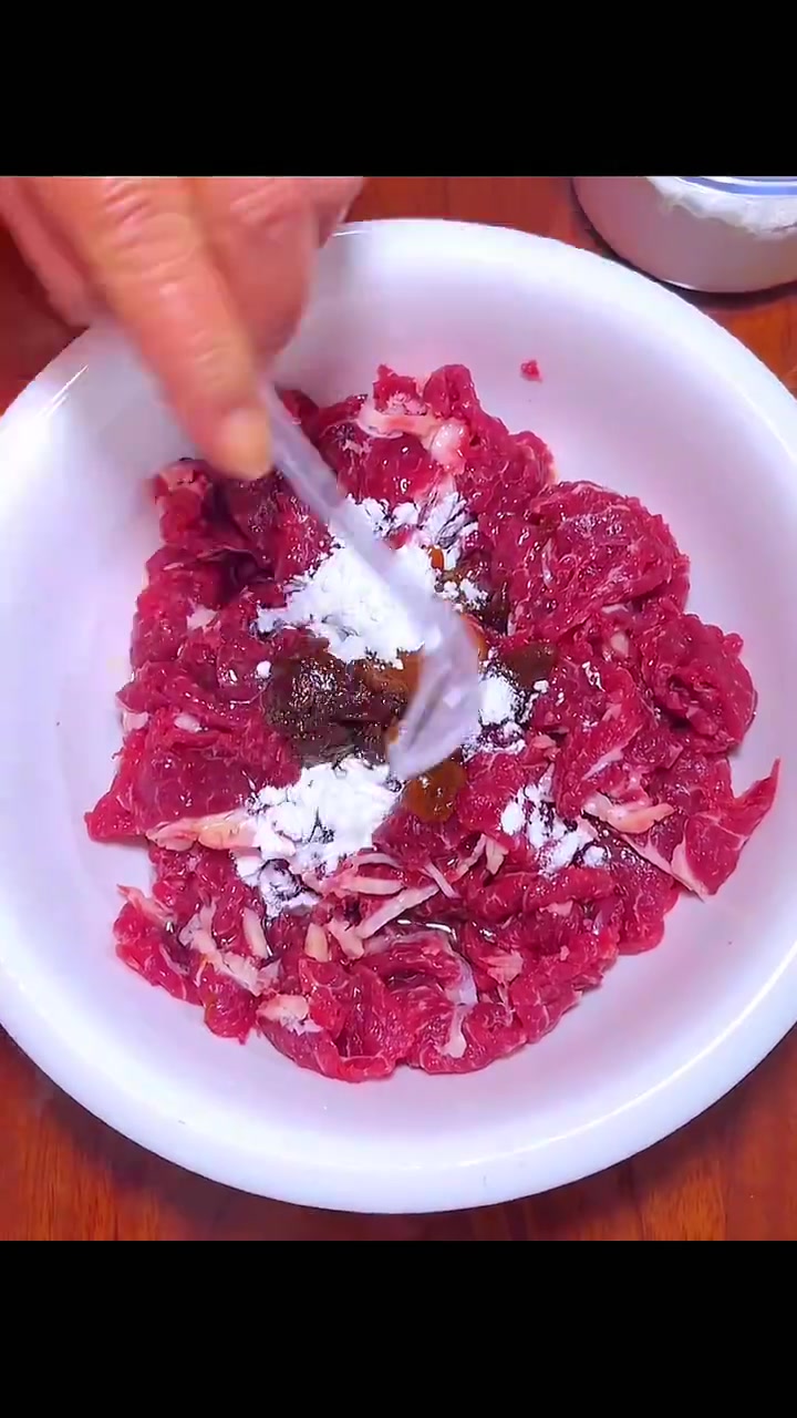 潮汕妈妈做的酸菜牛肉炒饭!真的怎么吃也吃不腻!