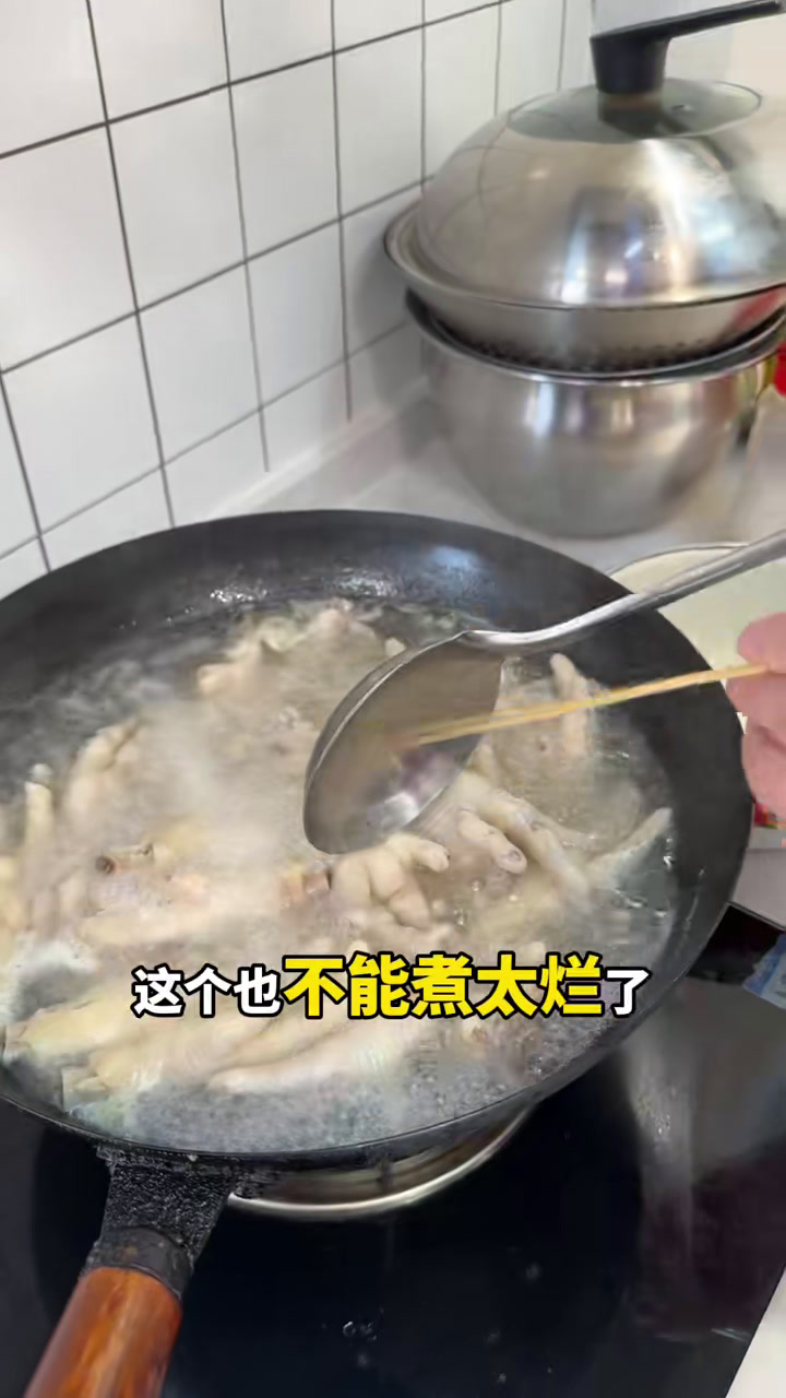 年夜饭第45道,泡椒鸡爪详细做法